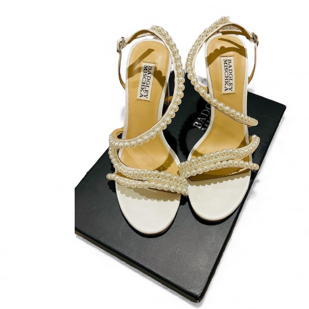 Badgley Mischka Cream Pearl Heels